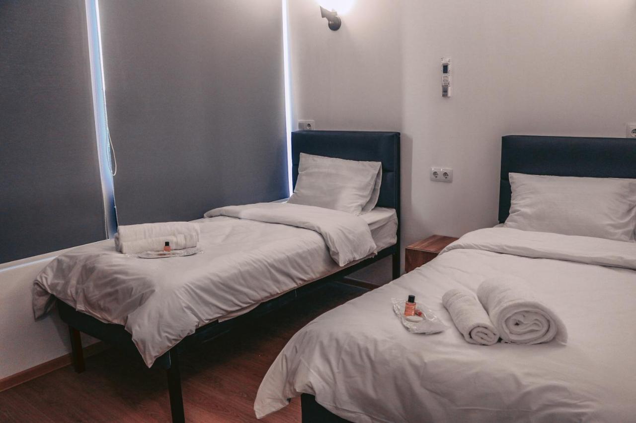 Apple Cozy Hotel Tiflis Exterior foto