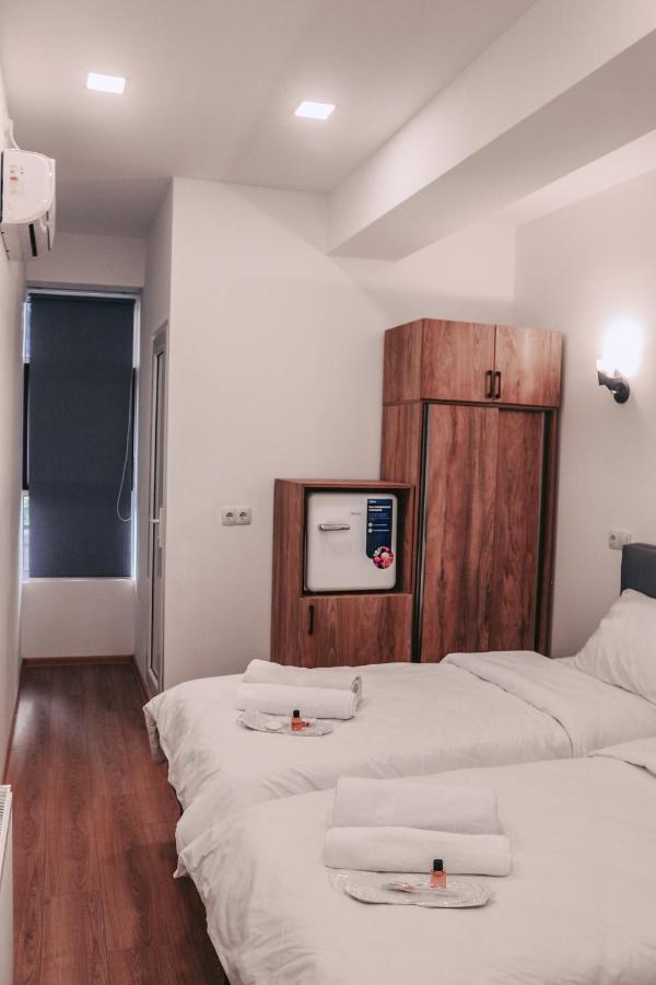 Apple Cozy Hotel Tiflis Exterior foto